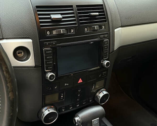 Черный Фольксваген Туарег, объемом двигателя 3 л и пробегом 351 тыс. км за 13500 $, фото 26 на Automoto.ua