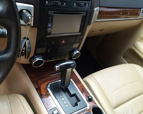 Черный Фольксваген Туарег, объемом двигателя 0 л и пробегом 218 тыс. км за 11900 $, фото 16 на Automoto.ua