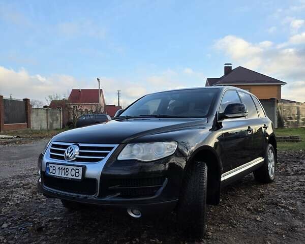 Черный Фольксваген Туарег, объемом двигателя 2.97 л и пробегом 296 тыс. км за 8800 $, фото 2 на Automoto.ua