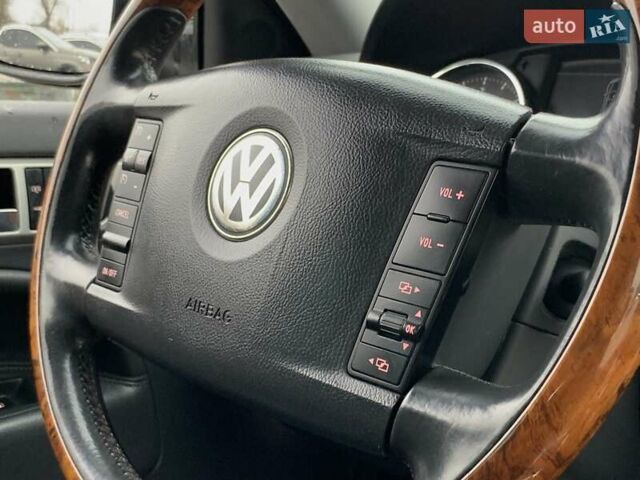 Черный Фольксваген Туарег, объемом двигателя 3 л и пробегом 351 тыс. км за 11999 $, фото 37 на Automoto.ua