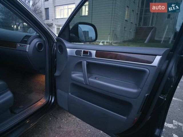 Черный Фольксваген Туарег, объемом двигателя 2.97 л и пробегом 238 тыс. км за 12600 $, фото 33 на Automoto.ua