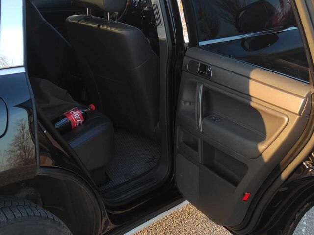 Черный Фольксваген Туарег, объемом двигателя 3 л и пробегом 290 тыс. км за 12300 $, фото 10 на Automoto.ua