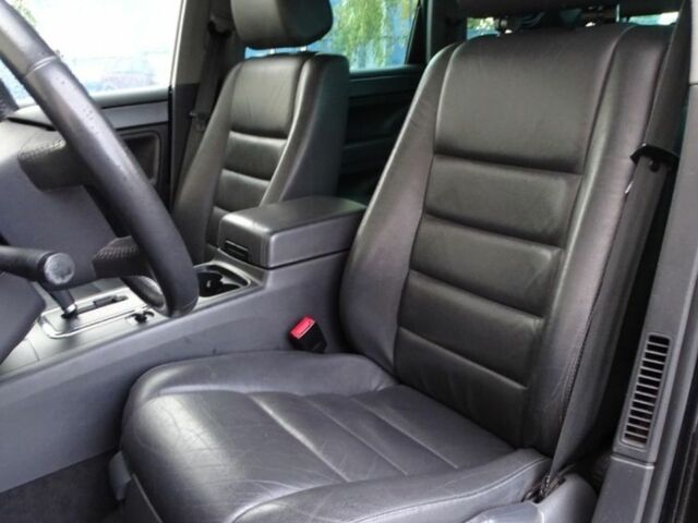 Черный Фольксваген Туарег, объемом двигателя 0 л и пробегом 250 тыс. км за 3500 $, фото 4 на Automoto.ua