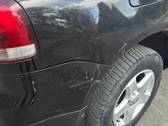 Черный Фольксваген Туарег, объемом двигателя 2.5 л и пробегом 352 тыс. км за 7500 $, фото 2 на Automoto.ua