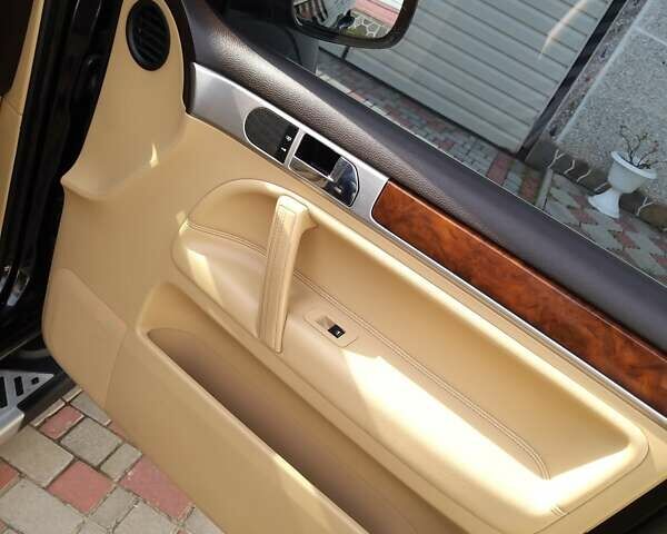 Черный Фольксваген Туарег, объемом двигателя 0 л и пробегом 218 тыс. км за 11900 $, фото 10 на Automoto.ua