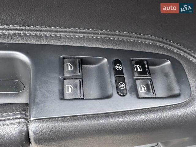 Черный Фольксваген Туарег, объемом двигателя 2.97 л и пробегом 294 тыс. км за 10508 $, фото 29 на Automoto.ua