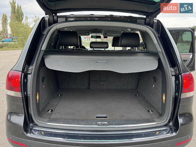 Черный Фольксваген Туарег, объемом двигателя 2.97 л и пробегом 294 тыс. км за 10508 $, фото 9 на Automoto.ua