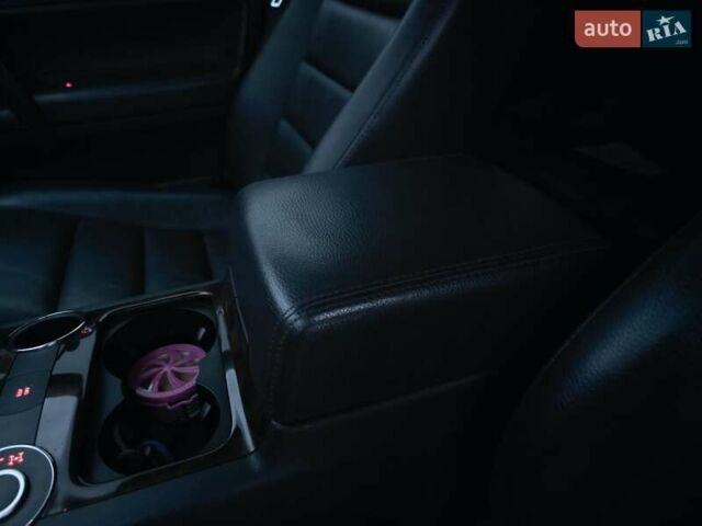 Черный Фольксваген Туарег, объемом двигателя 2.97 л и пробегом 238 тыс. км за 12600 $, фото 31 на Automoto.ua