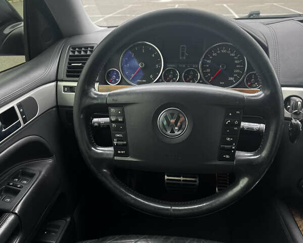 Черный Фольксваген Туарег, объемом двигателя 4.9 л и пробегом 252 тыс. км за 13800 $, фото 20 на Automoto.ua