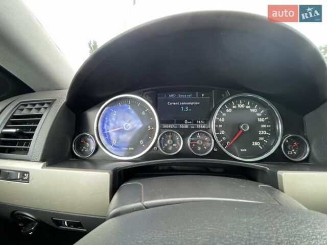 Чорний Фольксваген Туарег, об'ємом двигуна 2.97 л та пробігом 345 тис. км за 11500 $, фото 6 на Automoto.ua