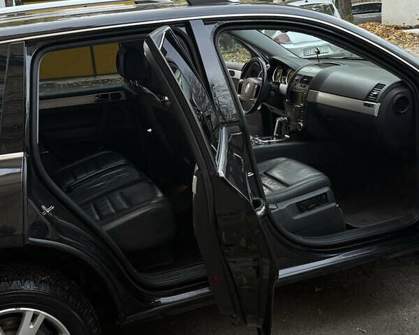 Черный Фольксваген Туарег, объемом двигателя 3 л и пробегом 351 тыс. км за 13500 $, фото 29 на Automoto.ua