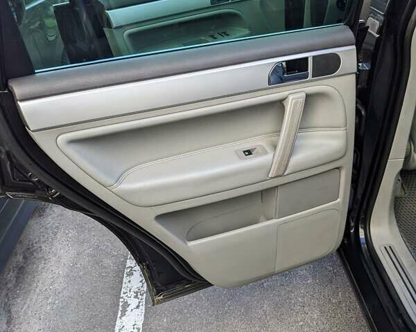 Чорний Фольксваген Туарег, об'ємом двигуна 2.97 л та пробігом 319 тис. км за 10600 $, фото 19 на Automoto.ua