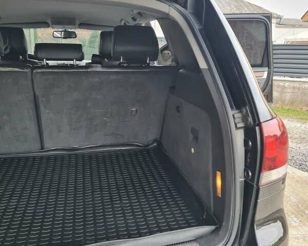 Черный Фольксваген Туарег, объемом двигателя 3 л и пробегом 258 тыс. км за 10500 $, фото 11 на Automoto.ua