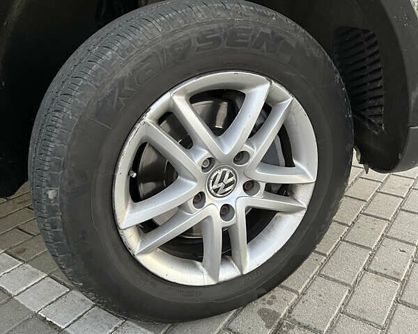 Черный Фольксваген Туарег, объемом двигателя 3 л и пробегом 230 тыс. км за 10200 $, фото 44 на Automoto.ua