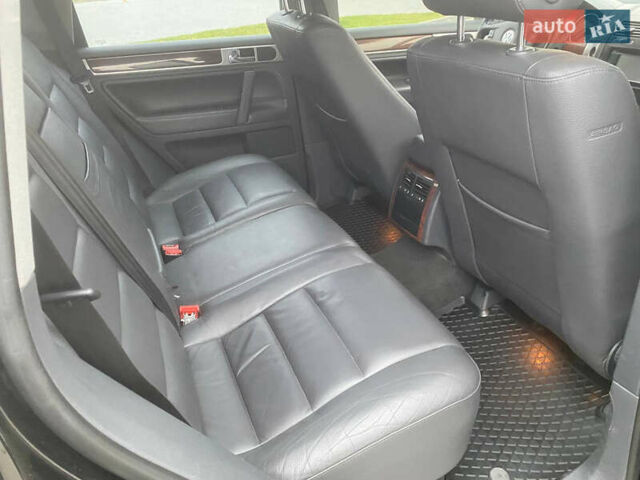 Черный Фольксваген Туарег, объемом двигателя 3 л и пробегом 273 тыс. км за 10500 $, фото 46 на Automoto.ua