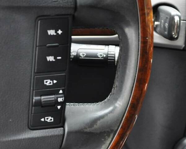 Черный Фольксваген Туарег, объемом двигателя 3 л и пробегом 335 тыс. км за 9803 $, фото 30 на Automoto.ua