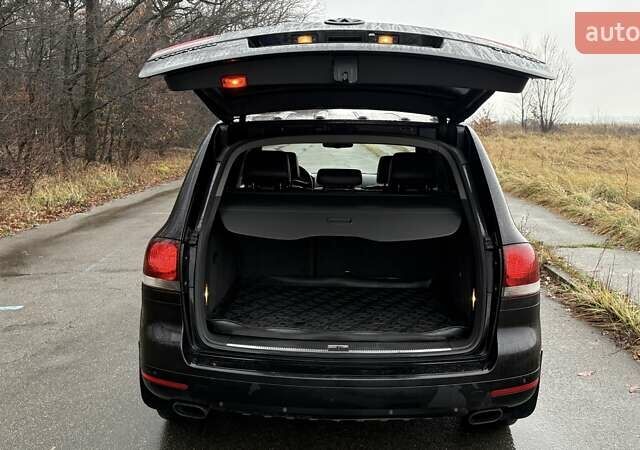 Черный Фольксваген Туарег, объемом двигателя 3 л и пробегом 239 тыс. км за 10300 $, фото 7 на Automoto.ua