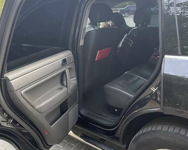 Чорний Фольксваген Туарег, об'ємом двигуна 3 л та пробігом 220 тис. км за 10500 $, фото 7 на Automoto.ua