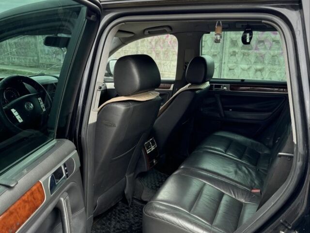 Черный Фольксваген Туарег, объемом двигателя 3.2 л и пробегом 3 тыс. км за 2750 $, фото 5 на Automoto.ua