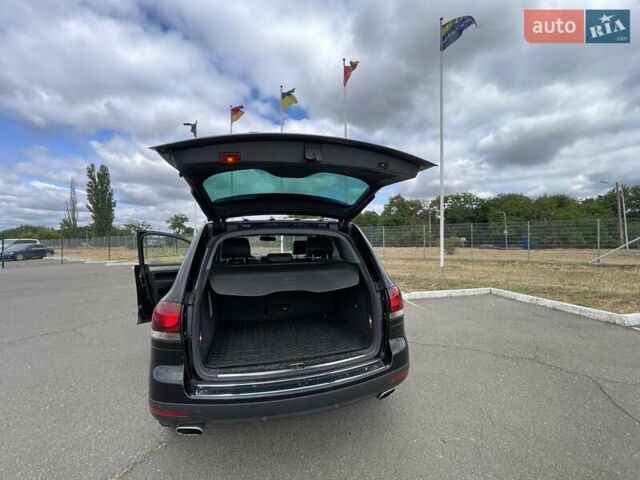 Чорний Фольксваген Туарег, об'ємом двигуна 2.97 л та пробігом 345 тис. км за 11500 $, фото 9 на Automoto.ua