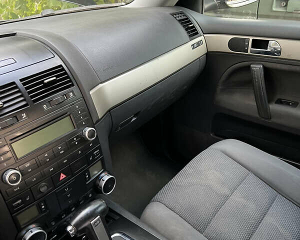 Черный Фольксваген Туарег, объемом двигателя 2.52 л и пробегом 237 тыс. км за 6500 $, фото 10 на Automoto.ua