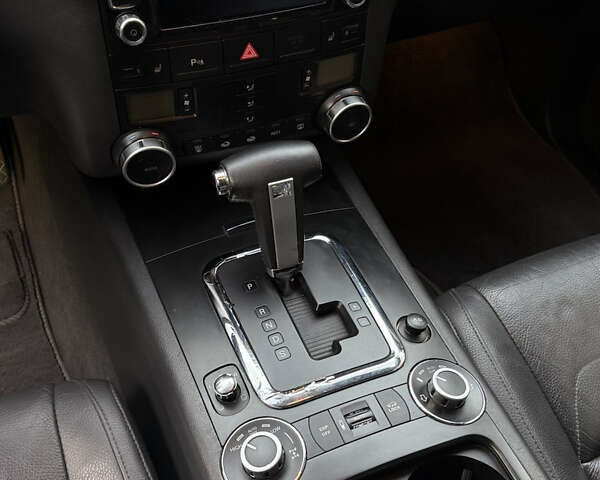 Черный Фольксваген Туарег, объемом двигателя 3 л и пробегом 351 тыс. км за 13500 $, фото 22 на Automoto.ua