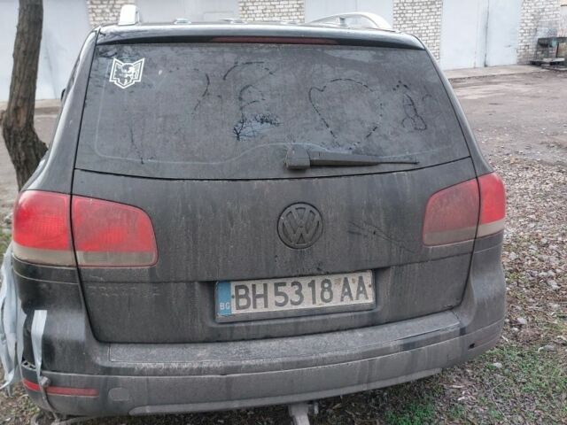 Черный Фольксваген Туарег, объемом двигателя 3 л и пробегом 680 тыс. км за 3000 $, фото 3 на Automoto.ua