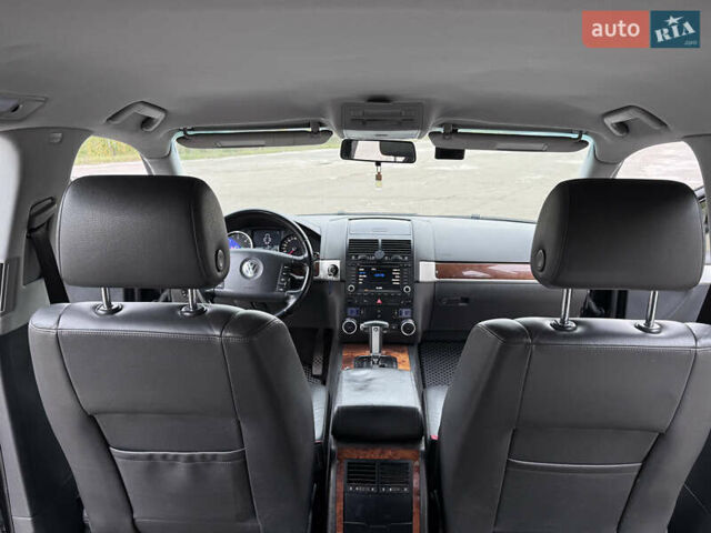 Черный Фольксваген Туарег, объемом двигателя 2.97 л и пробегом 294 тыс. км за 10508 $, фото 16 на Automoto.ua