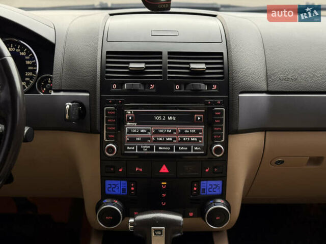 Черный Фольксваген Туарег, объемом двигателя 3 л и пробегом 333 тыс. км за 9950 $, фото 18 на Automoto.ua