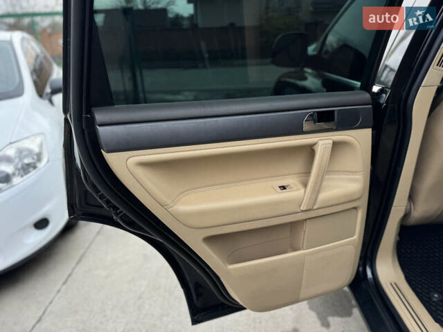 Черный Фольксваген Туарег, объемом двигателя 3 л и пробегом 333 тыс. км за 9950 $, фото 15 на Automoto.ua