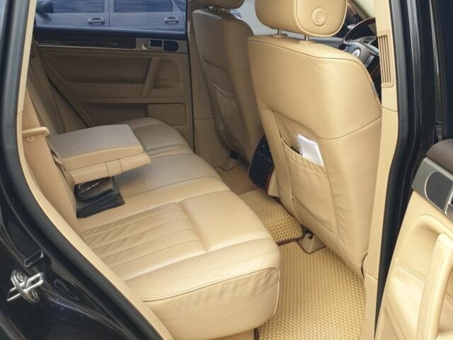 Чорний Фольксваген Туарег, об'ємом двигуна 3 л та пробігом 205 тис. км за 12000 $, фото 13 на Automoto.ua