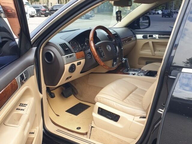 Чорний Фольксваген Туарег, об'ємом двигуна 3 л та пробігом 205 тис. км за 12000 $, фото 12 на Automoto.ua