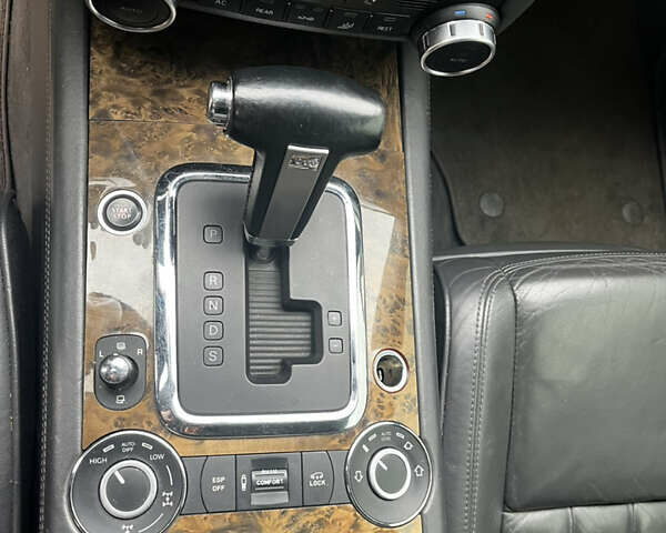 Черный Фольксваген Туарег, объемом двигателя 4.9 л и пробегом 252 тыс. км за 13800 $, фото 42 на Automoto.ua