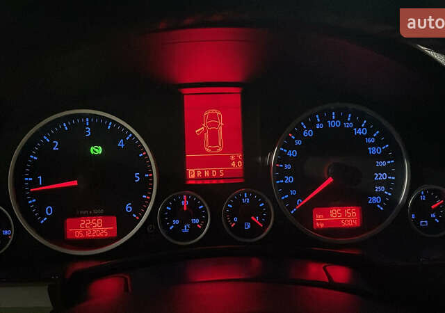 Чорний Фольксваген Туарег, об'ємом двигуна 3 л та пробігом 185 тис. км за 14500 $, фото 18 на Automoto.ua