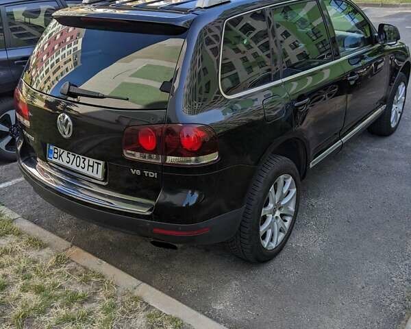 Чорний Фольксваген Туарег, об'ємом двигуна 2.97 л та пробігом 319 тис. км за 10600 $, фото 6 на Automoto.ua