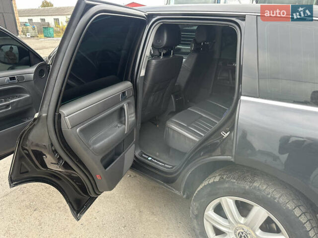 Черный Фольксваген Туарег, объемом двигателя 3 л и пробегом 320 тыс. км за 6300 $, фото 6 на Automoto.ua