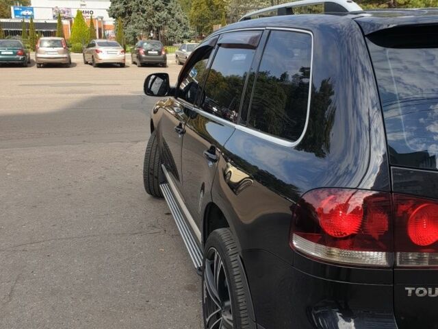 Чорний Фольксваген Туарег, об'ємом двигуна 3 л та пробігом 205 тис. км за 12000 $, фото 20 на Automoto.ua