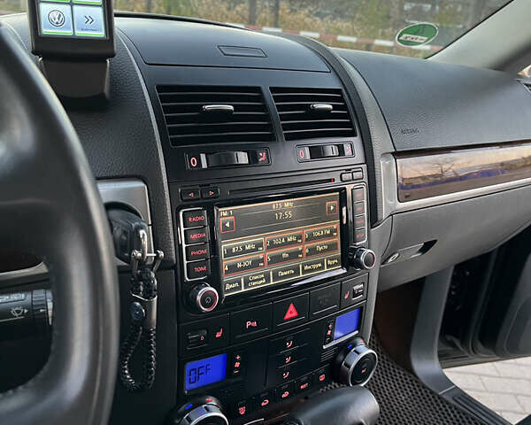 Черный Фольксваген Туарег, объемом двигателя 3 л и пробегом 230 тыс. км за 10200 $, фото 25 на Automoto.ua