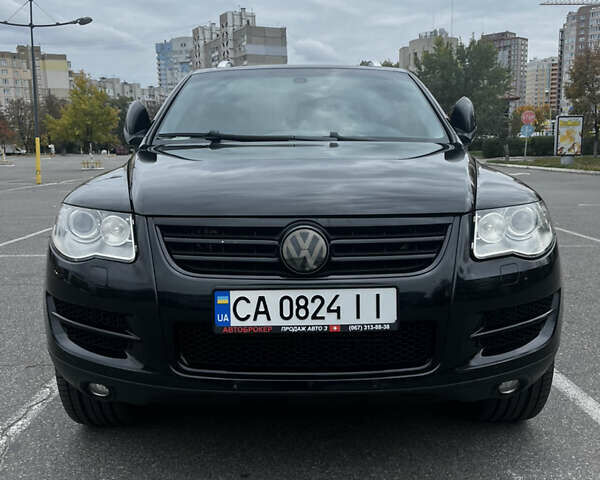 Черный Фольксваген Туарег, объемом двигателя 4.9 л и пробегом 252 тыс. км за 13800 $, фото 64 на Automoto.ua