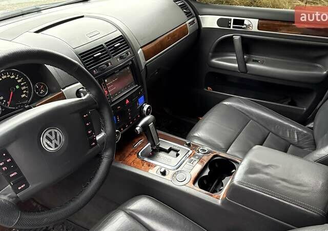 Черный Фольксваген Туарег, объемом двигателя 3 л и пробегом 239 тыс. км за 10300 $, фото 12 на Automoto.ua