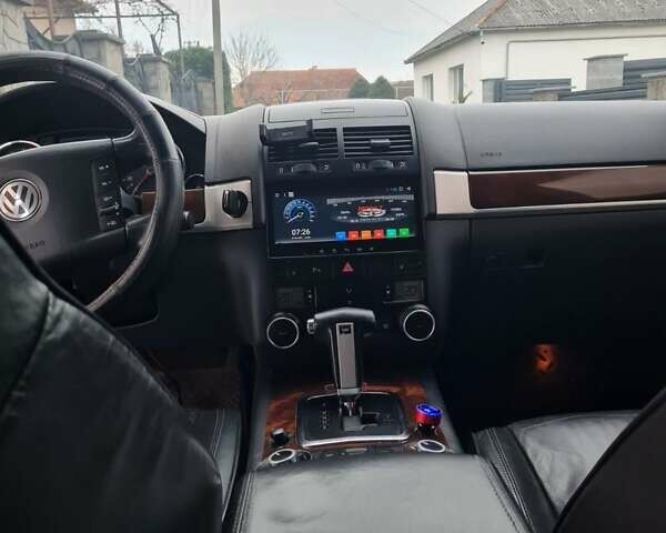 Черный Фольксваген Туарег, объемом двигателя 3 л и пробегом 258 тыс. км за 10500 $, фото 8 на Automoto.ua