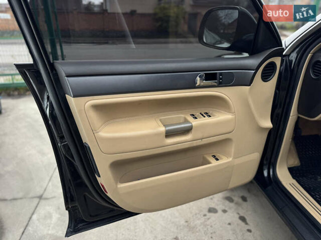 Черный Фольксваген Туарег, объемом двигателя 3 л и пробегом 333 тыс. км за 9950 $, фото 23 на Automoto.ua