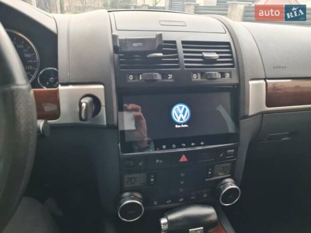 Черный Фольксваген Туарег, объемом двигателя 3 л и пробегом 258 тыс. км за 10500 $, фото 5 на Automoto.ua