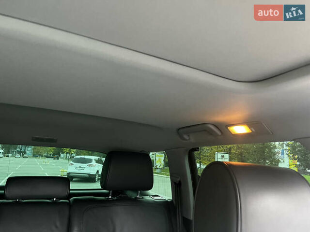 Черный Фольксваген Туарег, объемом двигателя 4.9 л и пробегом 252 тыс. км за 13800 $, фото 49 на Automoto.ua