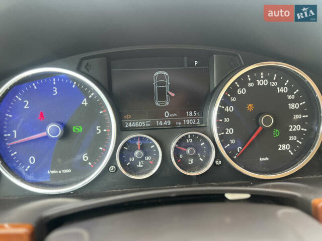 Черный Фольксваген Туарег, объемом двигателя 3 л и пробегом 244 тыс. км за 11700 $, фото 12 на Automoto.ua