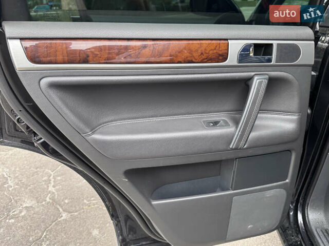 Черный Фольксваген Туарег, объемом двигателя 2.97 л и пробегом 294 тыс. км за 10508 $, фото 15 на Automoto.ua