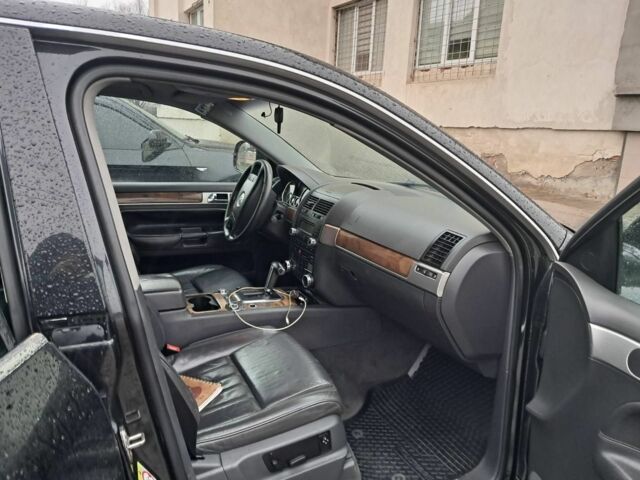 Черный Фольксваген Туарег, объемом двигателя 3.6 л и пробегом 270 тыс. км за 10000 $, фото 5 на Automoto.ua