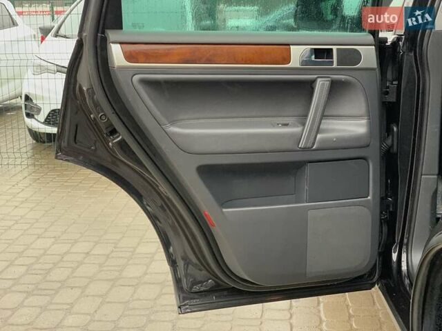 Черный Фольксваген Туарег, объемом двигателя 3 л и пробегом 351 тыс. км за 11999 $, фото 25 на Automoto.ua