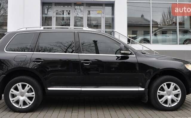 Черный Фольксваген Туарег, объемом двигателя 3 л и пробегом 335 тыс. км за 9803 $, фото 10 на Automoto.ua