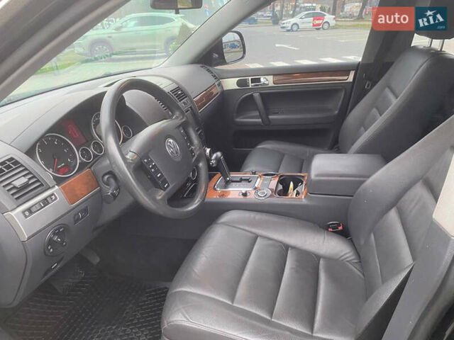 Черный Фольксваген Туарег, объемом двигателя 3 л и пробегом 273 тыс. км за 10500 $, фото 42 на Automoto.ua